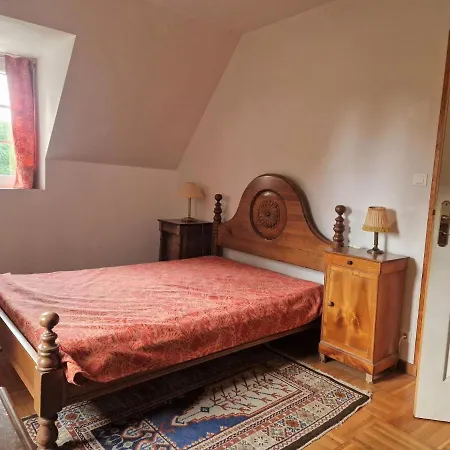 Semi-detached House In The Castle Park, Ferienhaus *